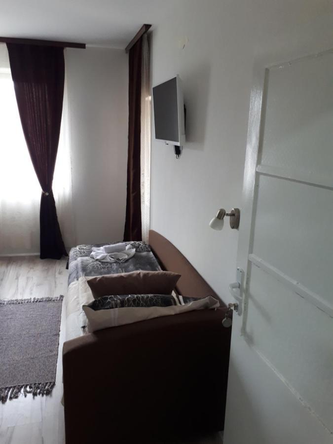 Smestaj Milenkovic Soko Banja Exterior foto